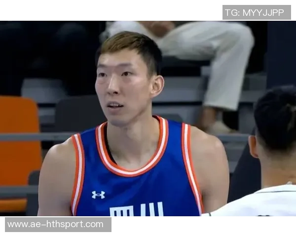 周琦半场强势表现内线统治力显现贡献7分5篮板助力球队奋勇争先 周琦半场强势表现内线统治力显现贡献7分5篮板助力球队奋勇争先