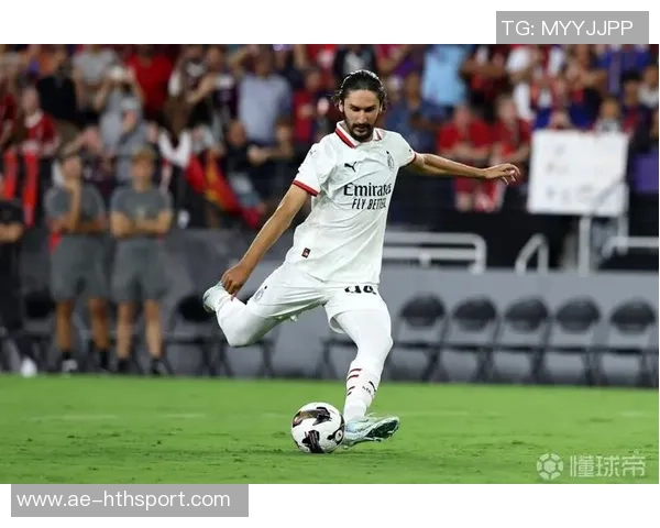 费内巴切对米兰中场福法纳表示兴趣尚未展开正式谈判