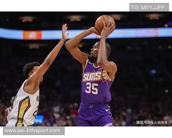 布克连得五分迅速拉开比分罚球线急停跳投与反击三分震撼篮网